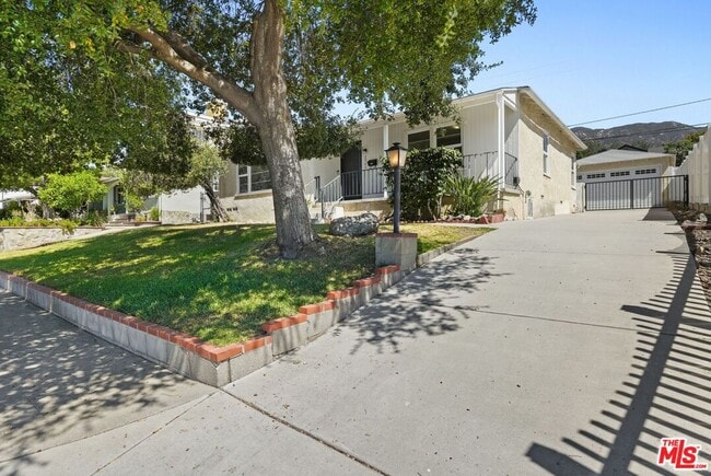 Building Photo - 2943 Los Olivos Ln Rental
