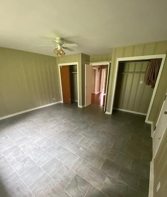 Photo - 1402 Lowell Dr SE