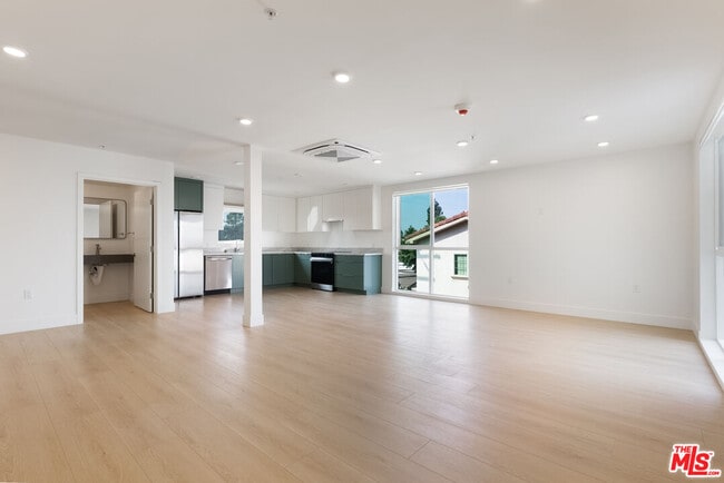 Photo - 8561 Belmont St Unidad 8