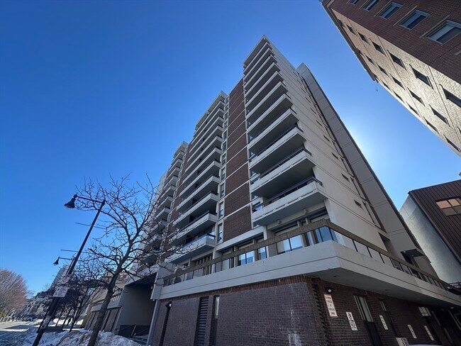 Building Photo - 566 Commonwealth Ave Unit 301