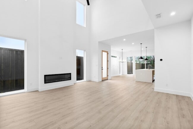 Photo - 2814 Guymon St