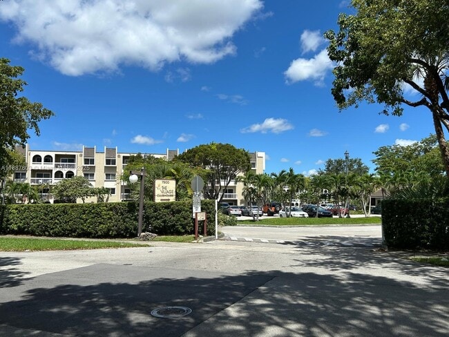 Building Photo - 7850 Camino Real Unit 318