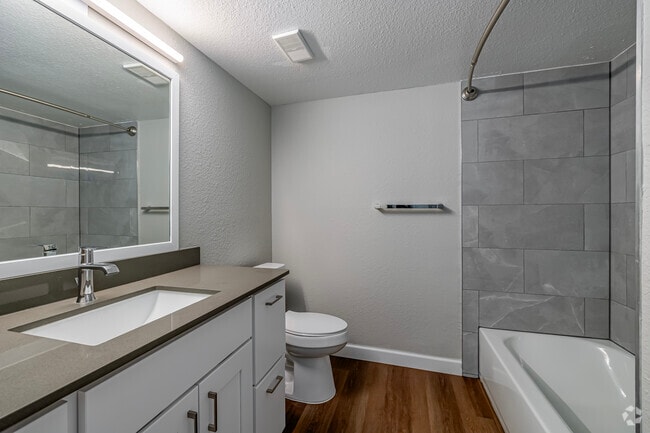 1HAB, 1BA - 706 ft² - Baño - Heather Ridge Apartments