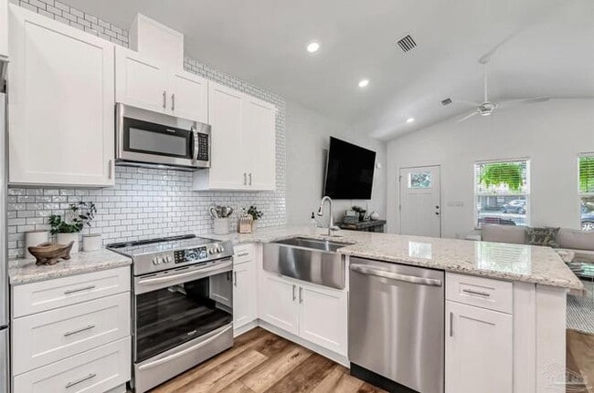 Photo - 4675 Geneva Dr