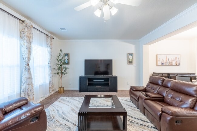 Photo - 11413 Hackmatack Way