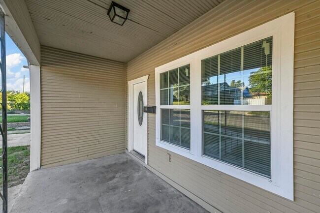 Photo - 816 NW 16th St