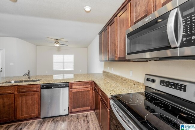 Photo - 7069 Broad St