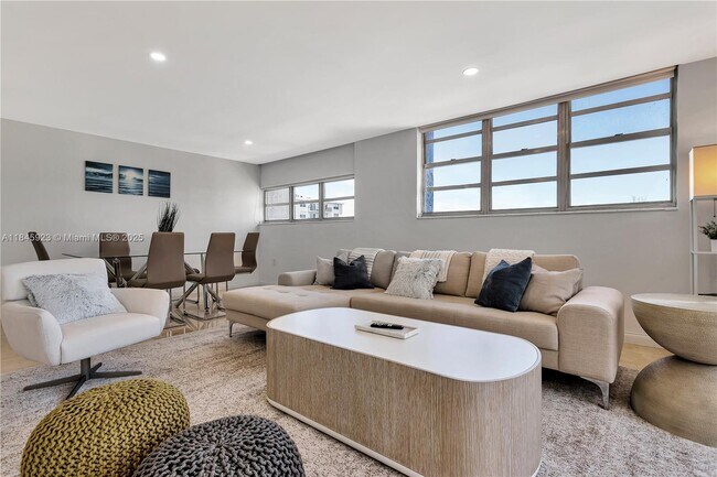 Photo - 800 West Ave Unit 635