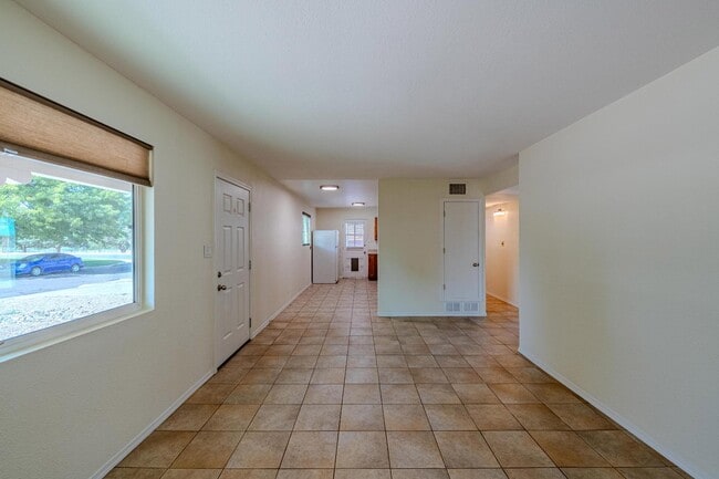 Photo - 9105 Cherokee Rd NE
