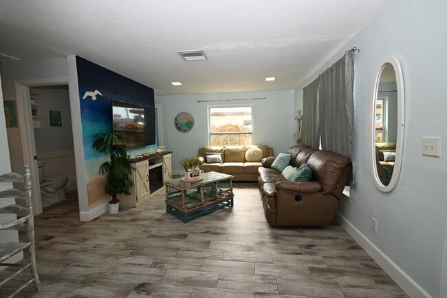Photo - 206 Cape Coral Pkwy W