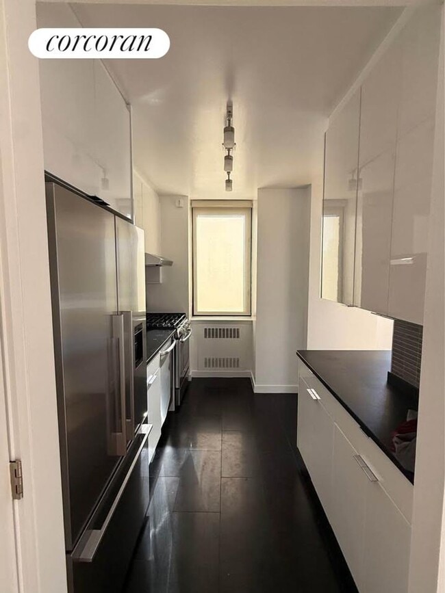 Photo - 75 W End Ave