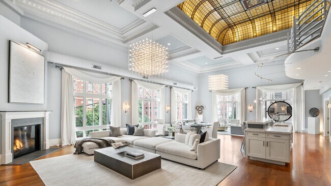 Building Photo - 313 1st St Unit 2A