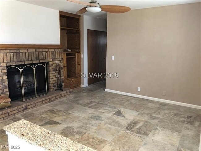 Photo - 1850 Center St