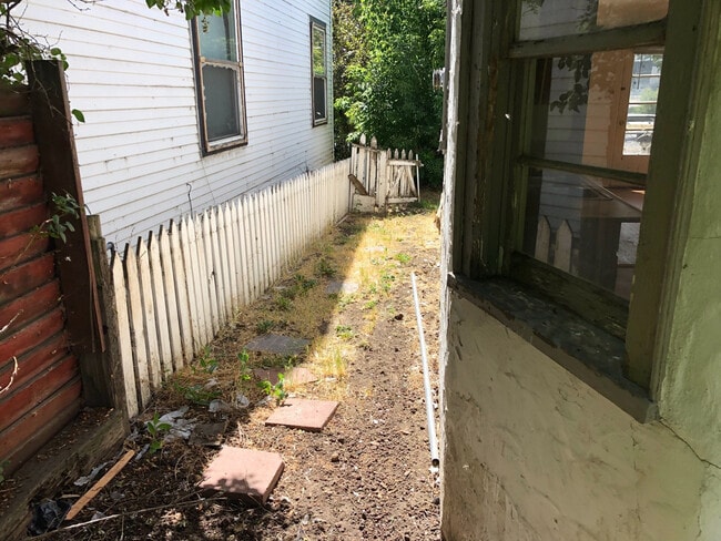 Photo - 621 Crater Lake Pkwy