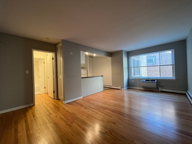 Photo - 516 W Melrose St Unit 206