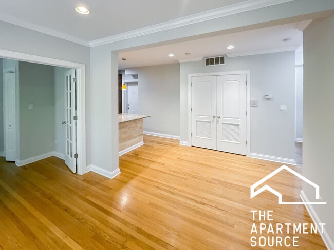 Photo - 3810 N Marshfield Ave Unit 2