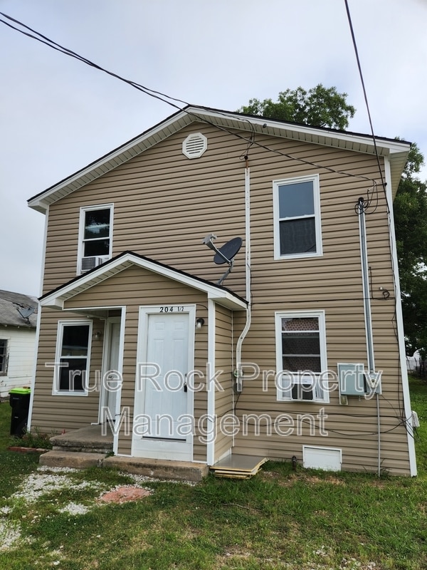 Building Photo - 204 1/2 E 2nd