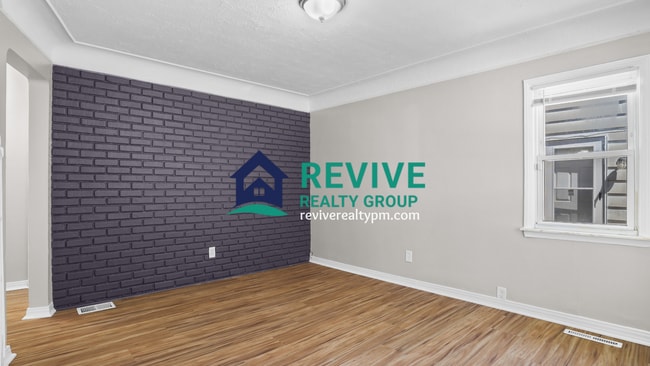 Photo - 1774 College Ave