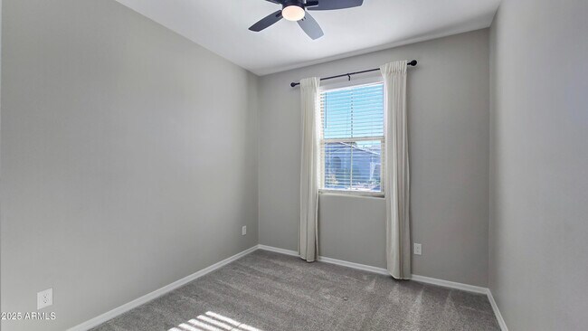 Photo - 18418 W Sunbelt Dr