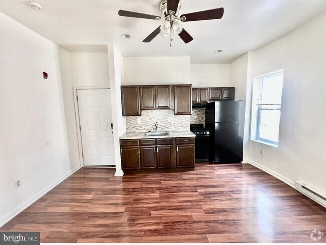 Building Photo - 2106 E Chelten Ave Rental