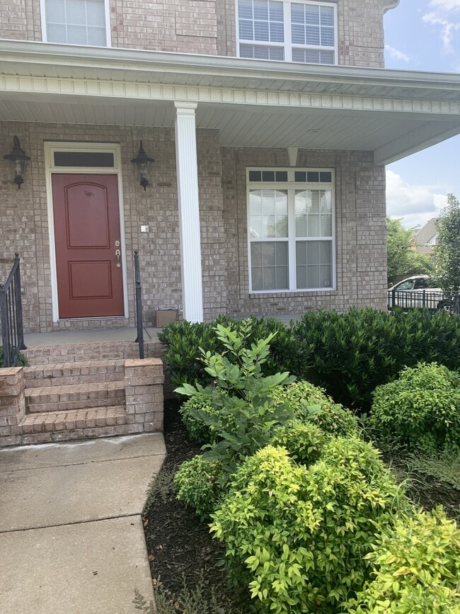 Photo - 426 Creekview Dr