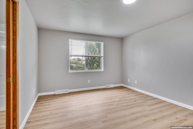 Photo - Allouez Townhomes
