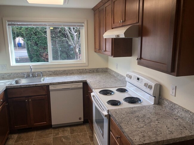 Photo - Total Remodel! Two Bedroom Duplex in North Salem Unidad 3304