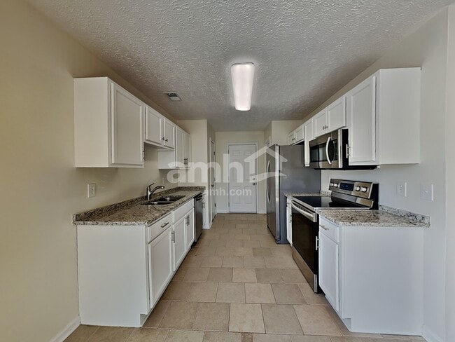 Photo - 651 Crescent Rd