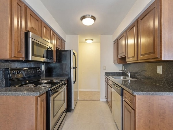 Coventry Square Apartments
