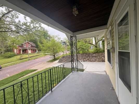 Photo - 1120 W Maple St