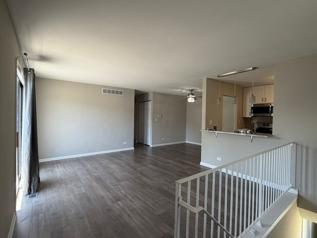 Photo - 29W649 Winchester Cir Unit 4
