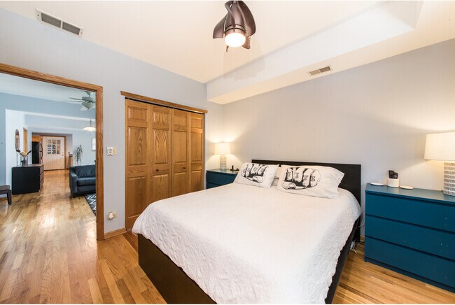 Photo - 1927 S Racine Ave