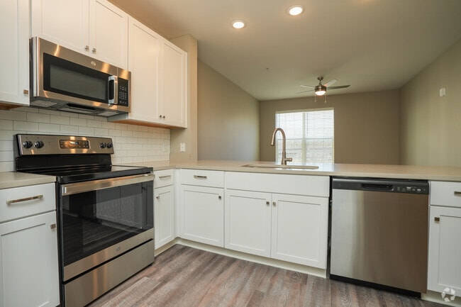 1BR, 1BA - 792SF - Kitchen