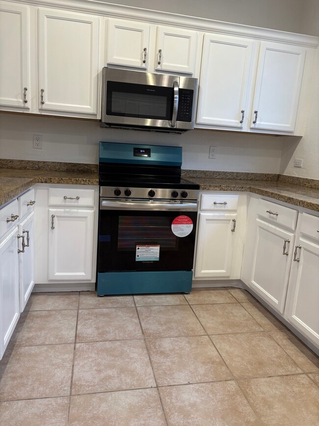 Photo - 833 Millbrae Ct Unit 4