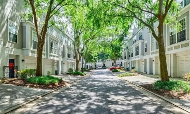 Photo - 1178 Village Ct SE