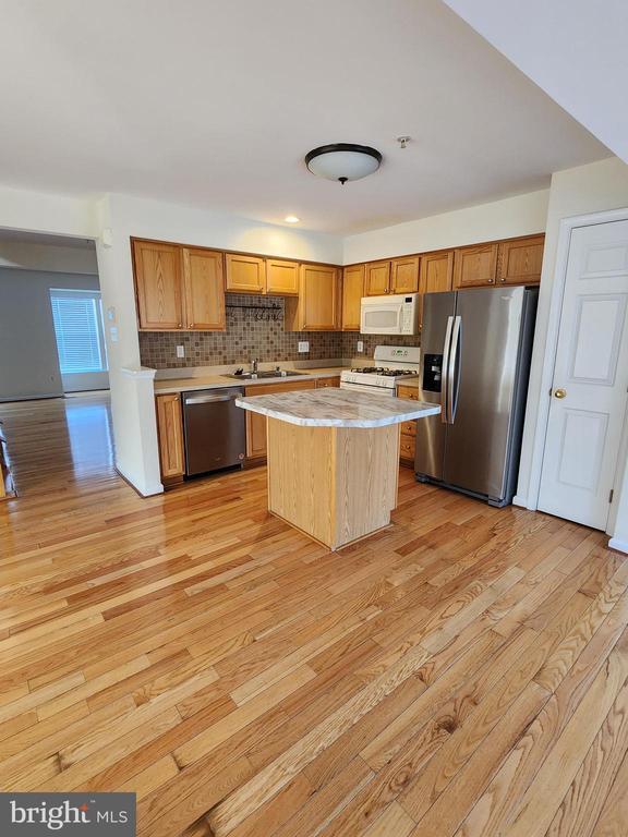 Photo - 7039 Oak Grove Way