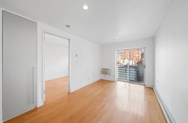 Photo - 100 E Walton St