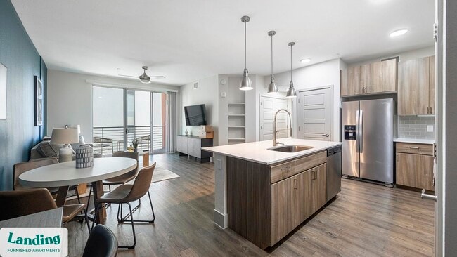 Photo - 2323 E Highland Ave Unidad 2332