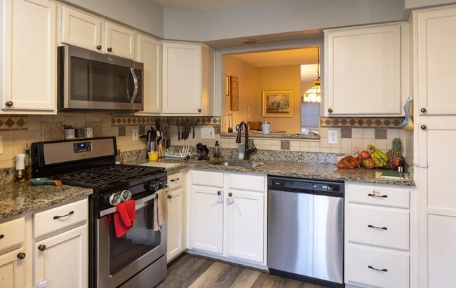 Photo - 1719 Wood Carriage Way