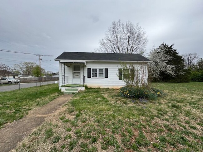 One Level Home with Fence - One Level Home with Fence
