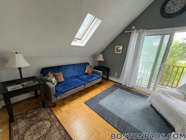 Photo - 370 Main St Unit 2