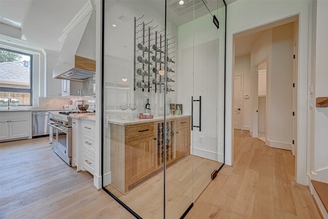 Photo - 1506 W 43rd St