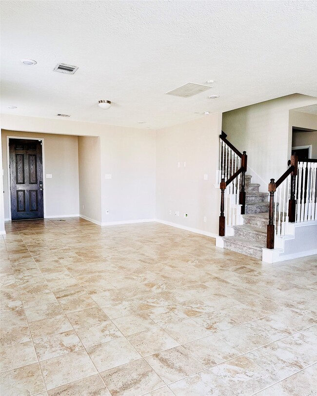 Photo - 25250 Laird Knoll St