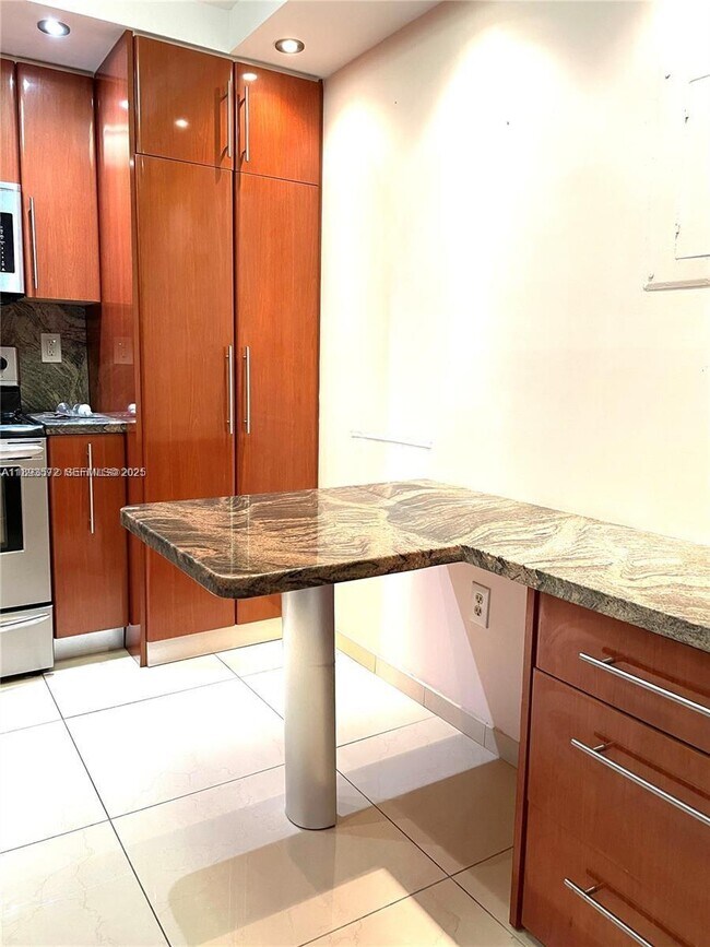 Photo - 210 174th St Unit 1103