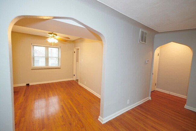 Photo - Southampton never looked this pretty in winter! Unidad 5823-2W Lindenwood