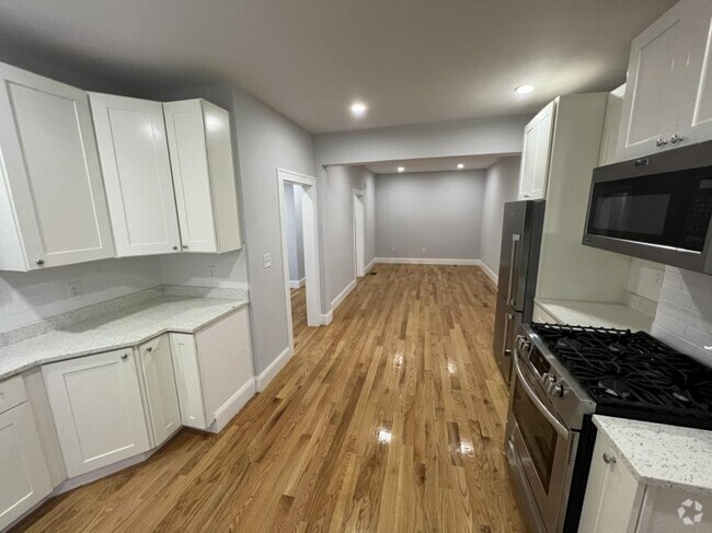 Building Photo - 2 bedroom in Cambridge MA 02140 Rental
