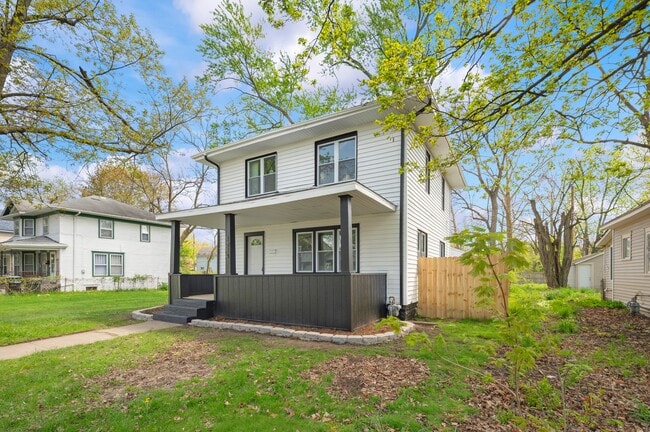 Photo - 1214 Cedar St