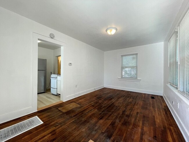 Photo - 121 W 7th Ave Unidad 1/2