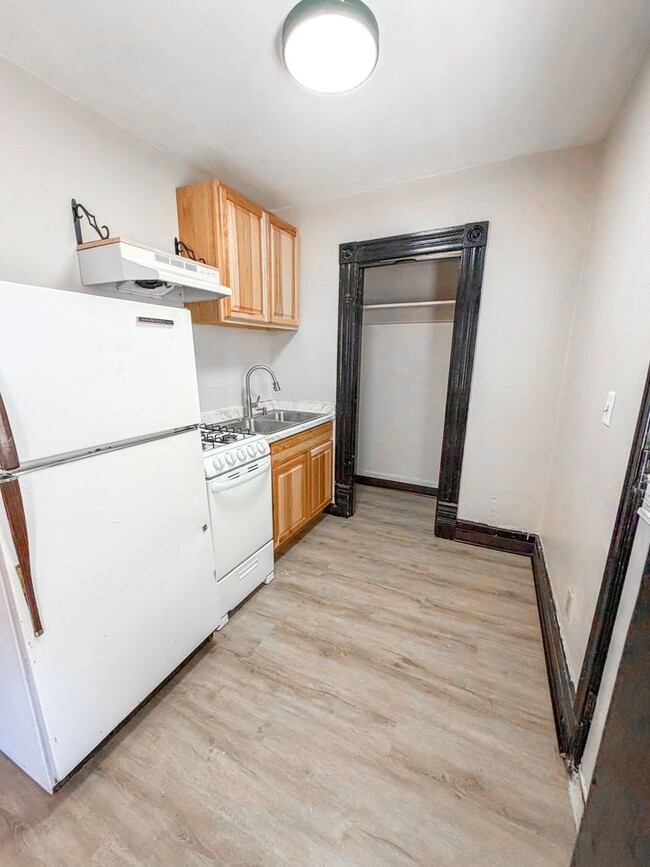 Building Photo - 901 Vine St Unit 901