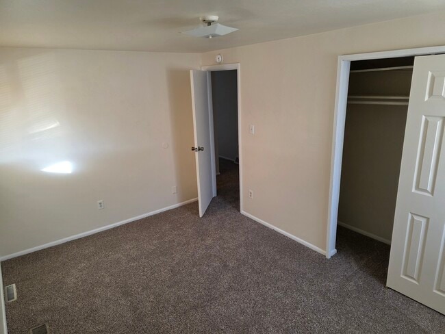 Photo - 78 Dick Trefz St